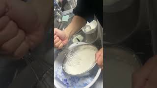 こんな夜にシェイクかよ