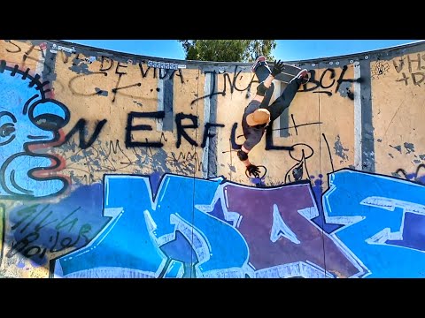 Bert in Bowl | Surfskate