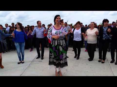 Solista formatiei din ceretu paste 2016