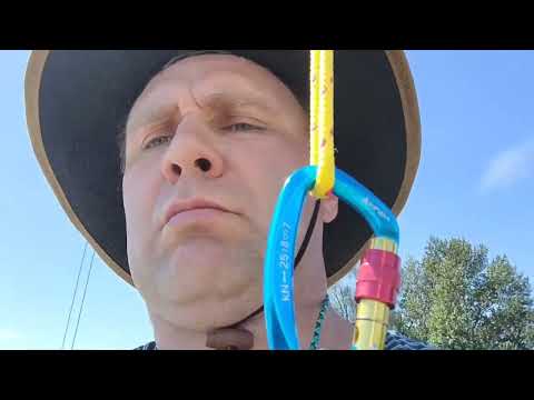 How do I climb to the mast using a single halyard and servicing the winches