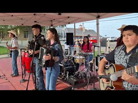 Roma Middle School Conjunto Program - Cumbia “Los Cocos”