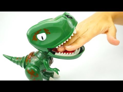 Распаковываем игрушку робот Динозавр
