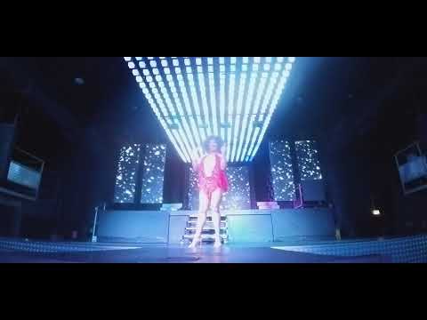 DANGER SHOW TIME . A HORA DO GONGO.  KIMBERLEY FLY.