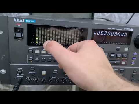 AKAI DR16 - Grey image 3