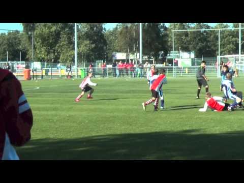 RKAVV E1 tegen FORUM SPORT E1