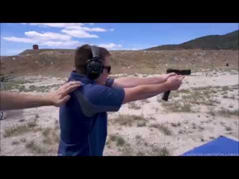 pistolas con musica de anuel aa