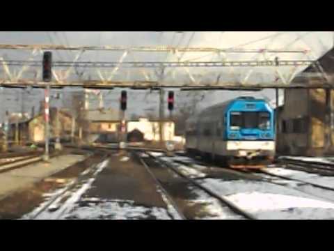 Odjezd vlaku R 1192 (ČD 843.006 vzadu) - Chomutov, 8. 2. 2013