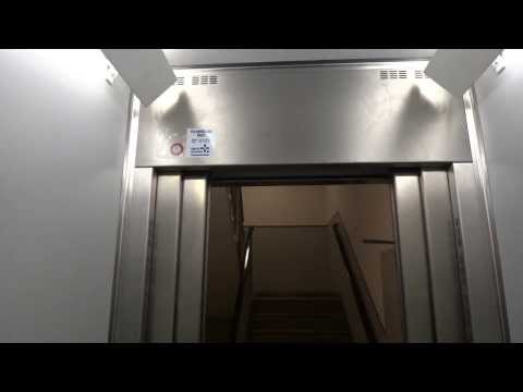 Asea Graham? (mod.) traction elevator @ S:t Olofsgatan 11A, Uppsala, Sweden.