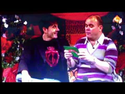 Gerard Joling zingt Ticket to the tropics met Paul de Leeuw