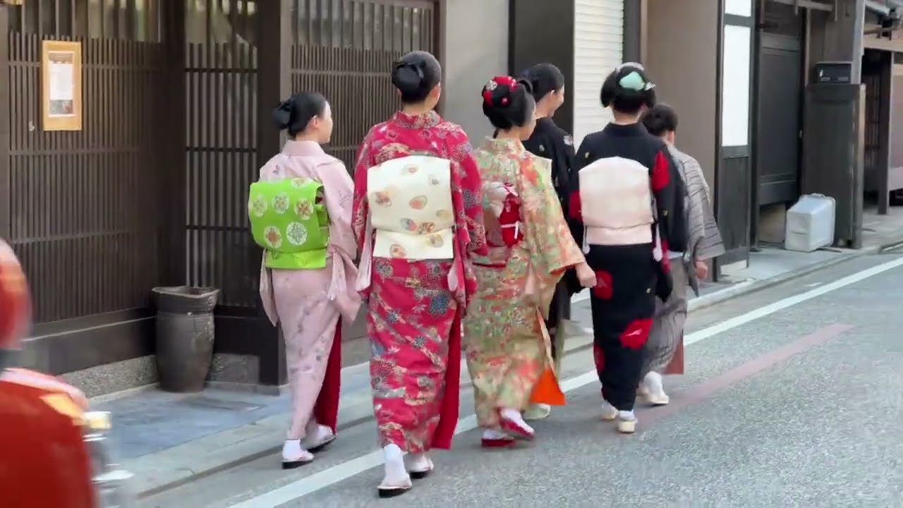 Kotohajime 2025: Geisha and  Maiko in Kyoto, Japan / 事始め 2025年