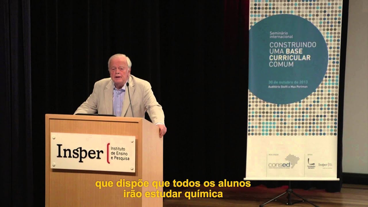 Construindo uma Base Curricular Comum - Michael Young