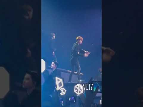 170402  EXO'rDIUM in Singapore - White Noise (Baekhyun)