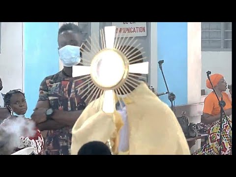 ADORATION ET PROCESSION DU ST SACREMENT  3EN1KM.  202202