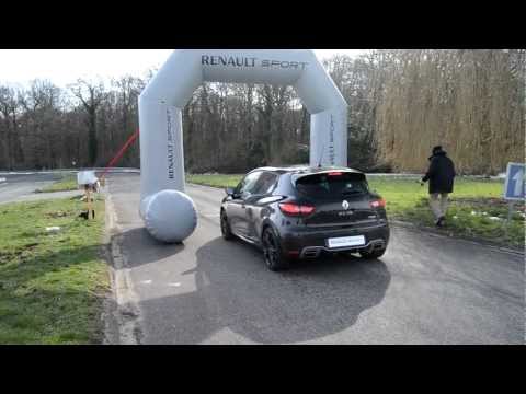 Black Renault IV Clio RS 200 EDC launch control tested Autofans.be