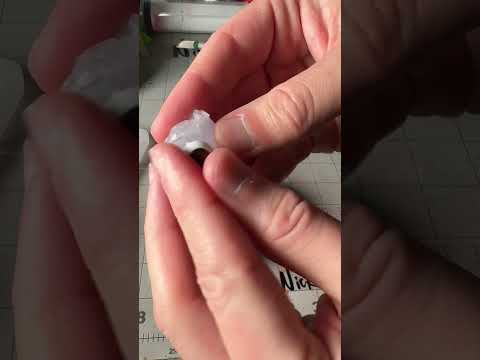 Sculpting with hot glue? #hotglue #sculpting #artexperiment #experiment