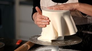 How to Cover a Cake in Fondant | Wedding Cakes