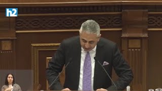 Վազում Եվրոպաներում, Մոսկվաներում ինչքան կոշիկ եք տեսնում՝ լիզում եք, լիզել եք ու լիզելու եք