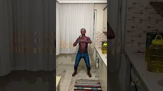 SPİDERMAN ÖRÜMCEK ADAM HIRSIZLIK YAPIYOR ! Kameralara yakalandı #shorts