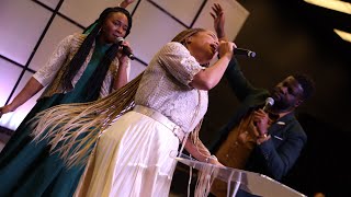 🔥 Yolanda DeBerry & The Spirit And Truth Worship Team SMASHING Lift Him (This Praise Gets BAD!)