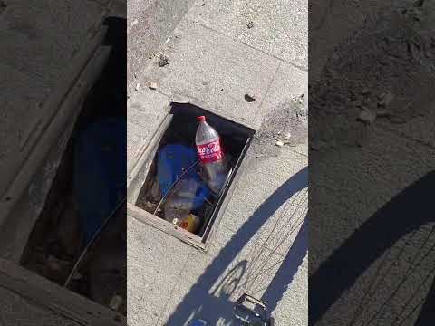 Peligrosa cámara abierta en ciclovía del Puente Llacolén en San Pedro de la Paz