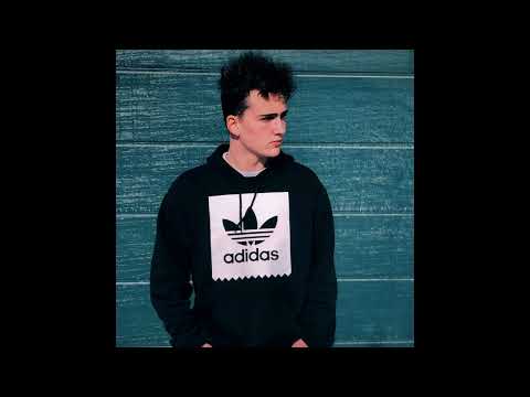 Sziklaaa - 22 (prod. heyrick x slayingibis)