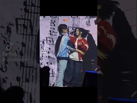 I really like this place dance.💖 Sohyun &Yoo Yeon perfect #triples #sohyun #yooyeon