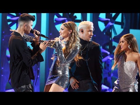 Leslie Grace,  Becky G y CNCO 'Diganle' (Remix) | Latin AMAs 2018