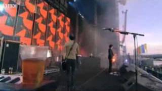 Snow Patrol - Crack The Shutters (T In The Park 2009)