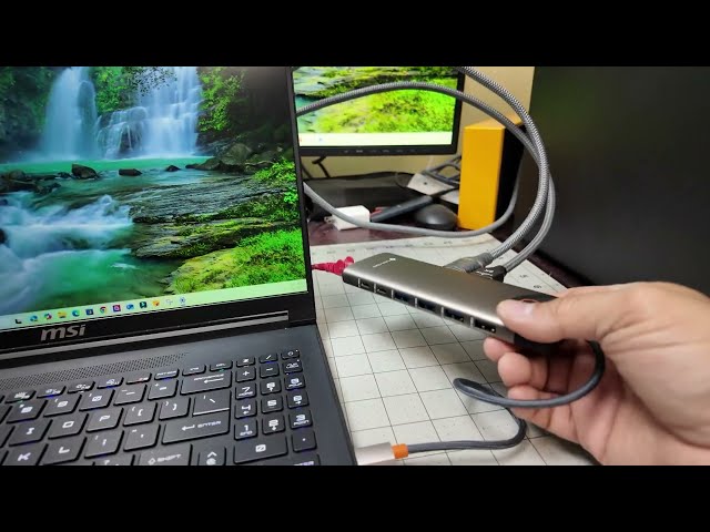 Vídeo relacionado con NOVOO Estación de acoplamiento con triple pantalla, 14 en 1 de USB C a doble HDMI 4K 60Hz Adaptador con DP 8K a 30Hz, 6 puertos USB C/A, PD de 100W, RJ45, SD/TF, 3.5 mm Audio para MacBook/Dell/HP