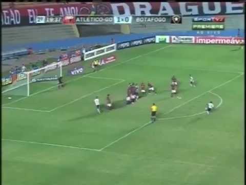 Golaço de Falta do Seedorf.   Atltico GO 1 x 2 Botafogo Brasileiro 2012.  04/08/12