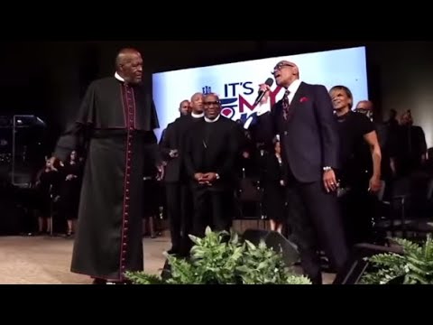 *New* mic toss Bishop Marvin Winans and Paul S. Morton sing We need a Word
