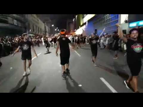 Grande Rio 2020: comissão de frente no ensaio de rua