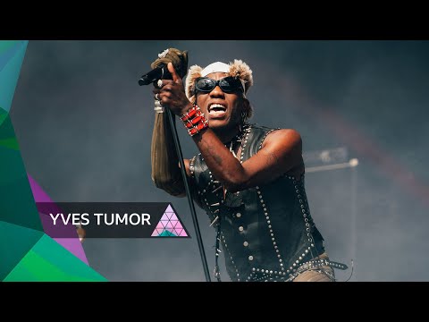 Yves Tumor - Secrecy Is Incredibly Important To The Both of Them (Glastonbury 2022)