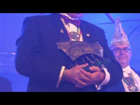 BCL Treffe 2018: Overdracht van de steek naar de Gekke Maondaags Vereiniging de Plaggenhouwers.