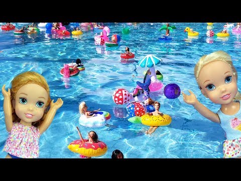 Super FLOATIES party ! Elsa and Anna toddlers - pool - Barbie - lazy river - water fun splash