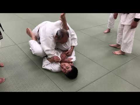 鴨柔会　寝技で上から下の相手を乗り越える方法①（柔道 JUDO）