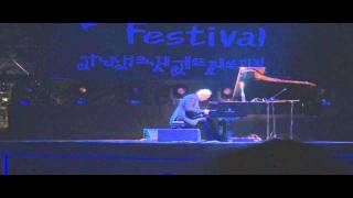 Ketil Bjornstad(2011 JIJF) - Floating