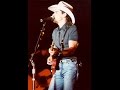 Brad Paisley Holding on to you
