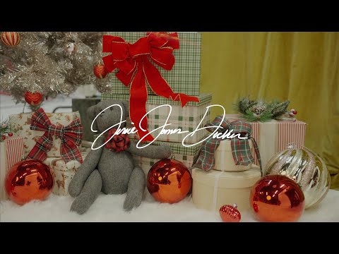 Video thumbnail for Tangled in Tinsel