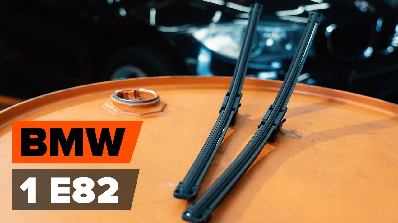 Jak vyměnit přední stírací lišty na BMW E82 – návod k výměně