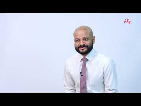 ފަރުދާގެ ފުރަގަހުން ނުކުމެ ފާރިސް ކުރީ ސަފުގައި