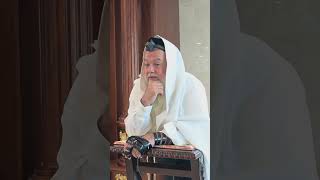 האם החזן חייב לדעת לבטא את האותיות כמו שצריך? (הרב יגאל כהן) - התמונה מוצגת ישירות מתוך אתר האינטרנט יוטיוב. זכויות היוצרים בתמונה שייכות ליוצרה. קישור קרדיט למקור התוכן נמצא בתוך דף הסרטון