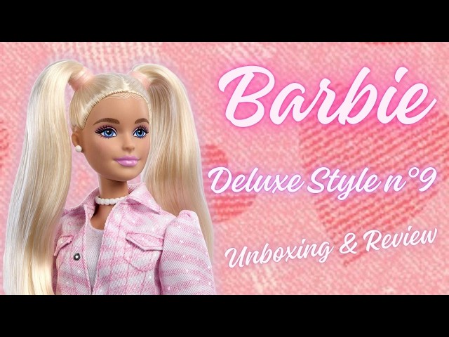 Vídeo relacionado con Barbie Deluxe Style Muñeca n. 9 con Conjunto Vaquero Rosa, Pelo Rubio, Chaqueta y Falda a Juego, y Accesorios como un Bolso de Mano con Lazo y Joyas de Perlas, JJN69