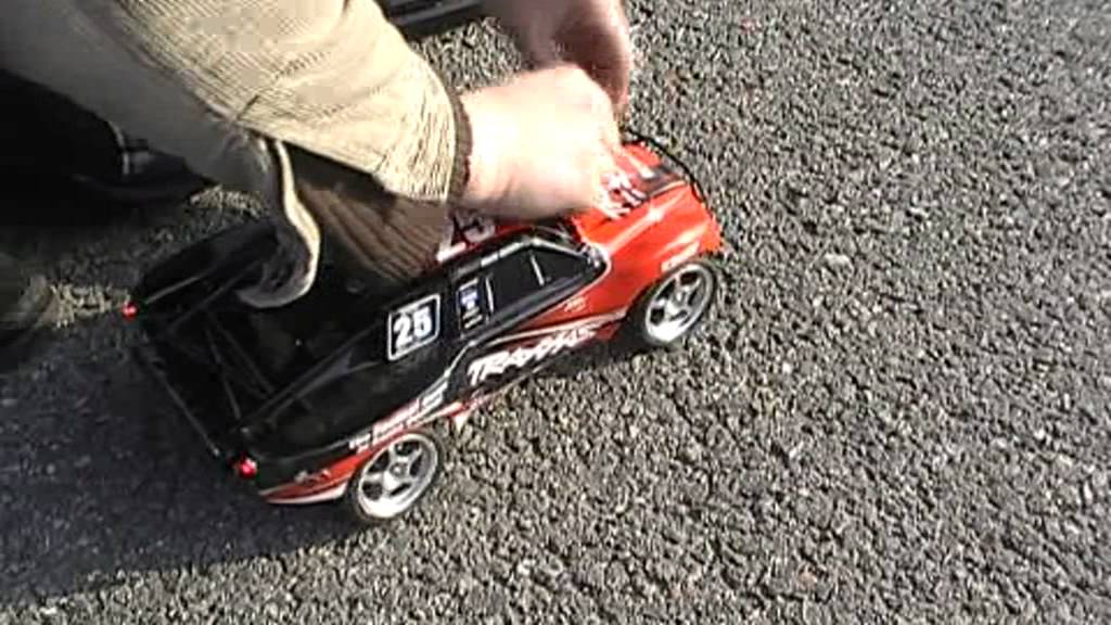 RC auto Traxxas Slash 1:16 RTR, Mark Jenkins