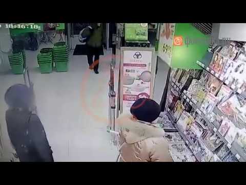 Исполнитель взрыва в «Перекрестке» попал на видео