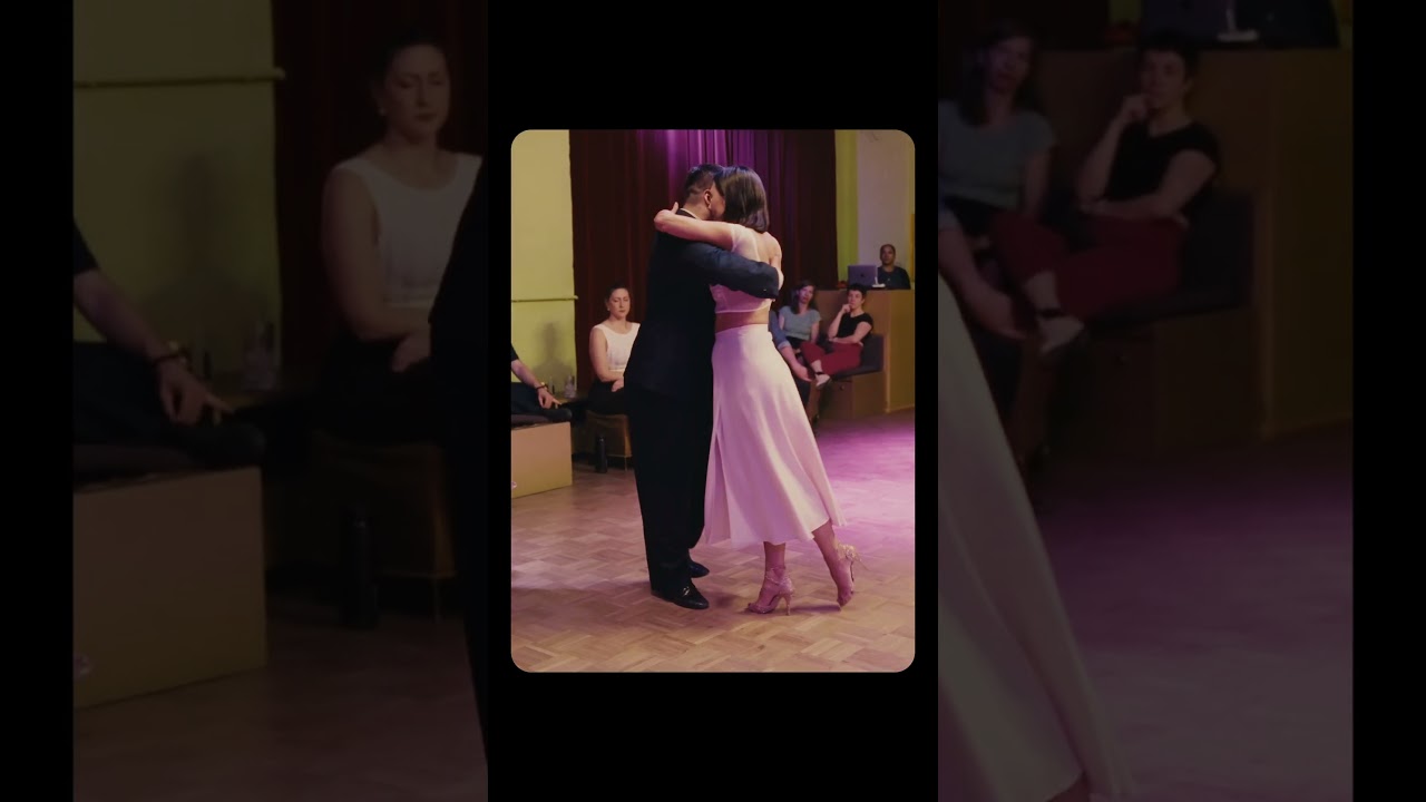 Dancing Tango by Di Sarli - Ariel Taritolay & Cornelia Roy