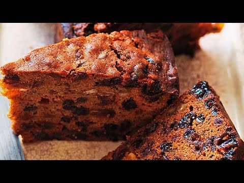 How to make a traditional fruit cake from scratch