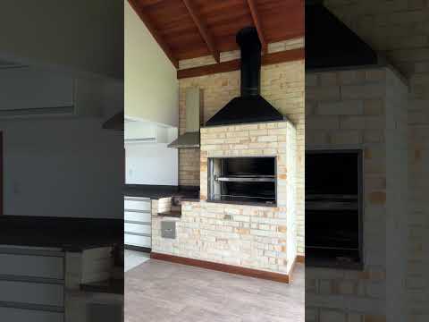 CASA COM 1 SUÍTE COM 2 QUARTOS