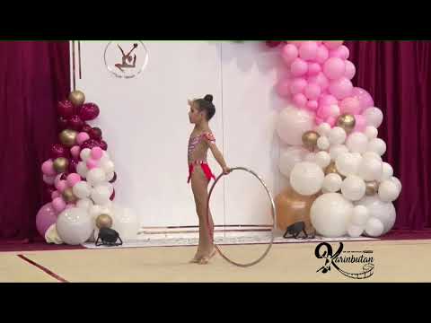 Огляд виступів гімнасток першої половини першого дня змагань