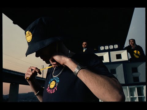 ellesse x Smiley - Reset the Rave